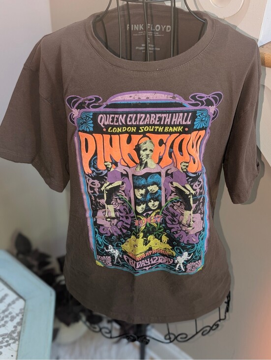 Pink Floyd Tops - Pink Floyd Queen Elizabeth Hall London South Bank Graphic T-Shirt Size Small